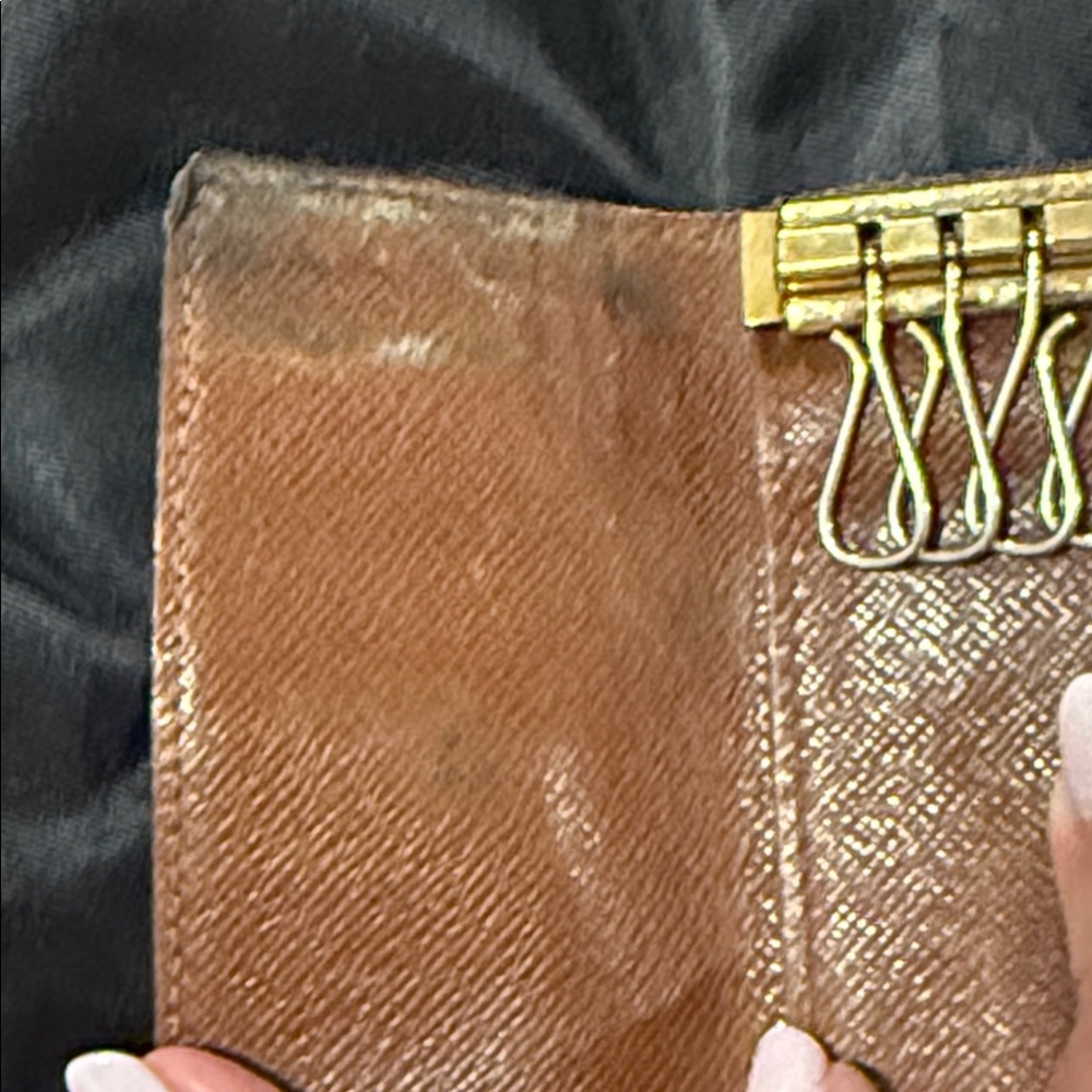 Louis Vuitton Authentic Brown and Gold Monogram 6 Key Case -As Is - Picture 4 of 9